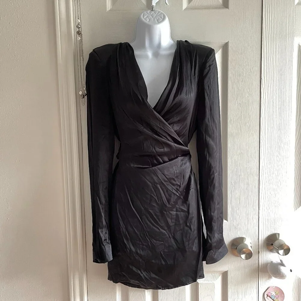black dress - Picture 1 of 1